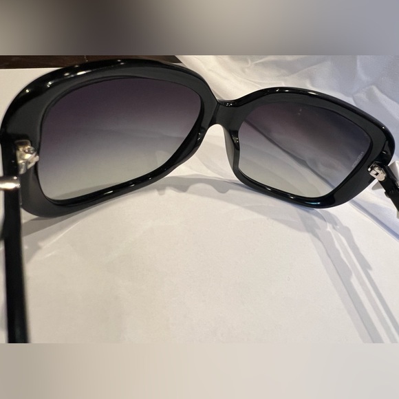 Chanel CC Black Bow Sunglasses 5171 - Picture 7 of 15